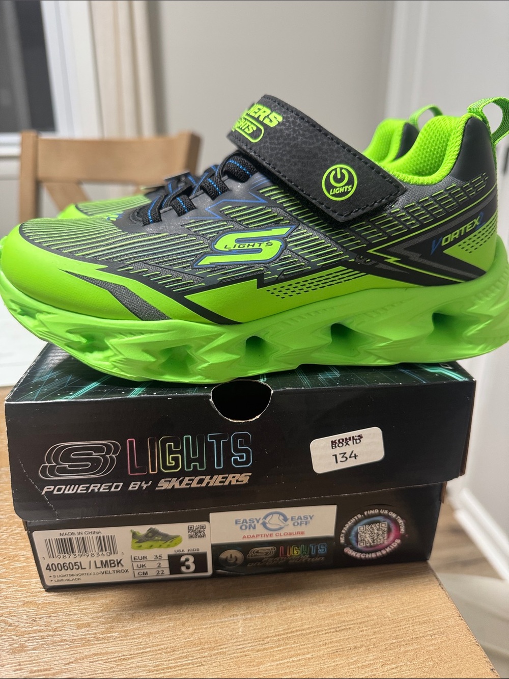 Skechers Kids Neon Green and Black Light-Up Sneakers